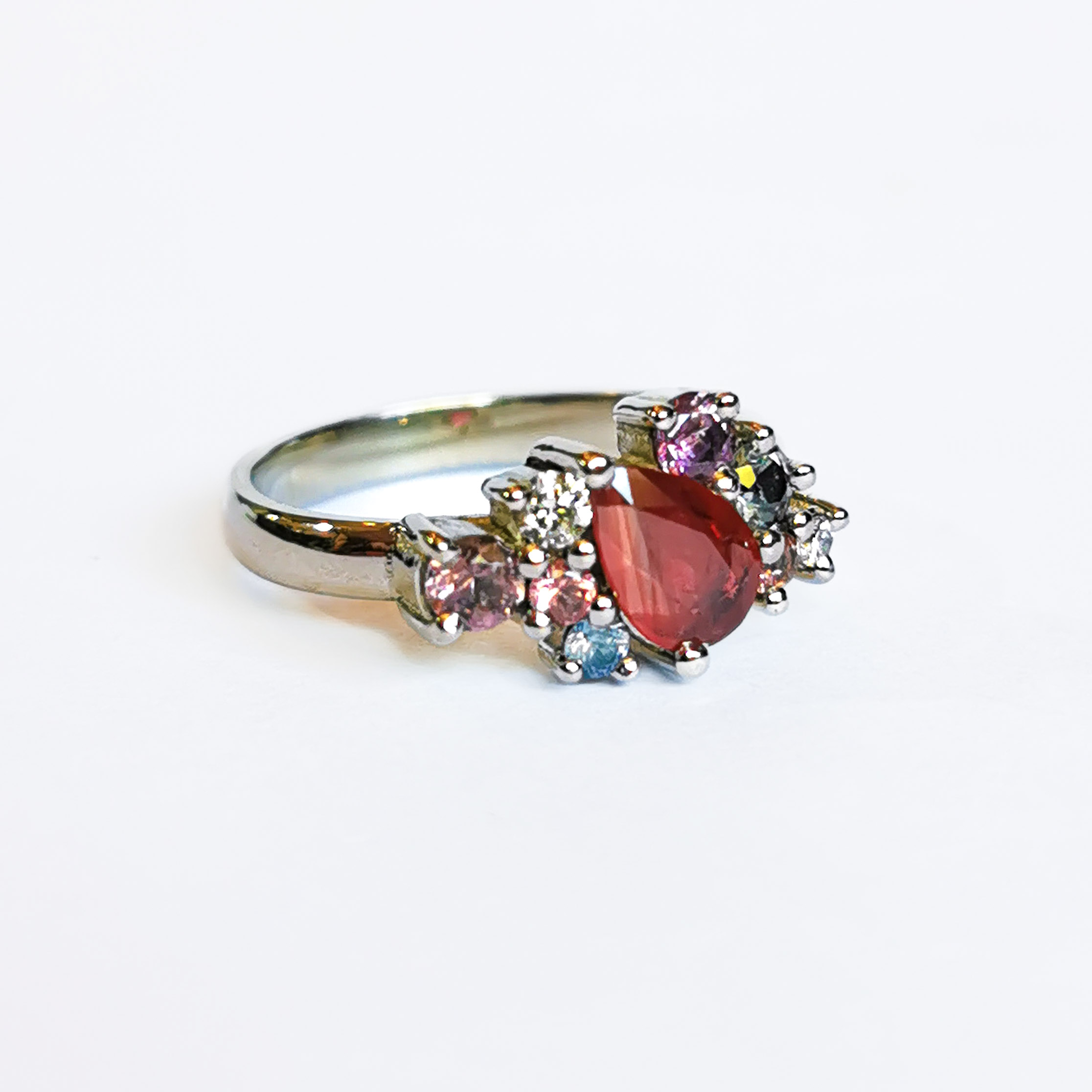 anillo corazón de rubí