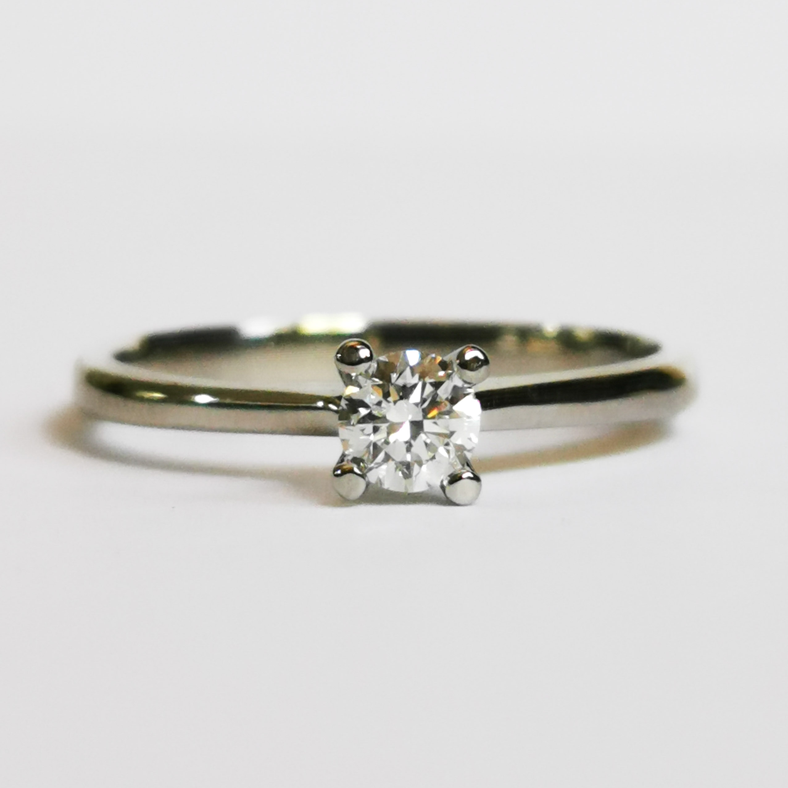Anillo solitario Pure light